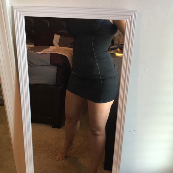 Black dress - Picture 2 of 4